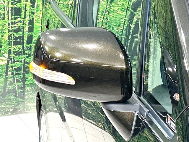 �y�d���i�[�~���[�z�T�C�h�~���[�͓d���i�[���ƂȂ��Ă���A�������ԏ�ł��L�Y�������X�N��}�����܂��B