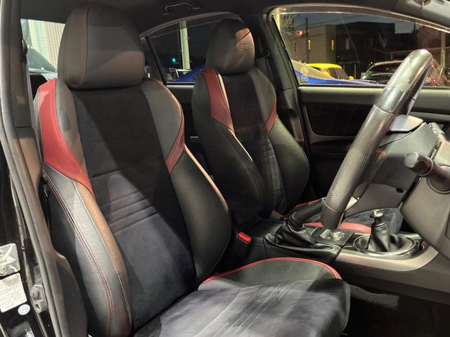 �y�n�[�t���U�[�V�[�g�z�������ƍ���S�n�𗼗������l�C�̃V�[�g���w�ʁE���ʂ̃t�@�u���b�N�f�ނ́A�ʋC���̗ǂ��⊊��ɂ����ɗD��Ă��܂��B�C���╞���ɍ��E���ꂸ���K�ɂ���肢�������܂��B