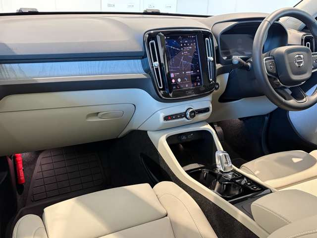 XC40ウルトラ B4 AWD 4WD