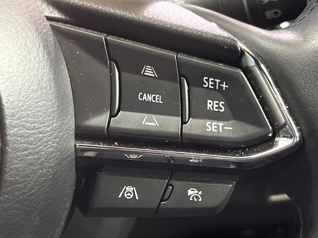 【マツダ・レーダークルーズコントロール】高速道路での長距離走行が楽に!自動で速度を保つクルーズコントロールが、衝突軽減システムと連携し、前方の車両を感知して車間を保つように速度調節してくれます!!