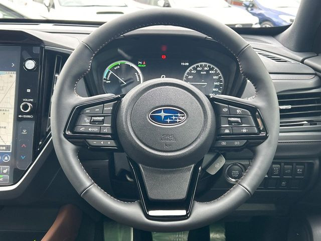 �y�����v�����X�e�A�����O�z�㎿�Ȋv���g�p���邱�ƂŁA��ɂ����������݂ƂĂ��^�]���₷���n���h���ł���