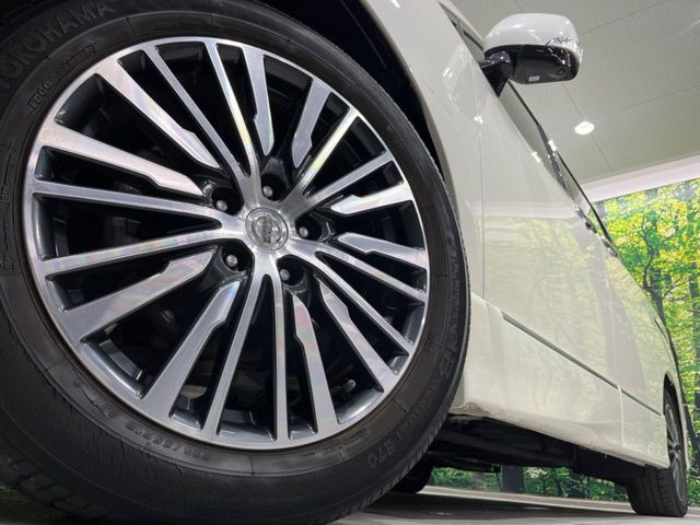 �y����18�C���`�A���~�z�C�[���z�O�ςɃ}�b�`���������A���~�z�C�[���𑕒����Ă���܂��B�e��ЊO�A���~�z�C�[����A�X�^�b�h���X�^�C�����戵�����Ă���܂��B���񂲑��k����������