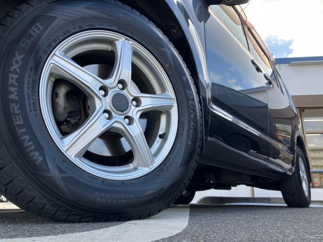 �y16�C���`�A���~�z�C�[���z�O�ςɃ}�b�`�����A���~�z�C�[���𑕒����Ă���܂��B�e��A���~�z�C�[����A�X�^�b�h���X�^�C�����戵�����Ă���܂��B���񂲑��k����������