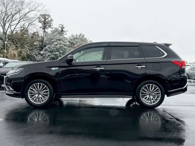 ���X�݌ɂ͊O���A�����N���[�j���O��ɓW�����A�����Ď��̏C�����̗L���A���[�^�[��������̗L������O�ҋ@�ւɂ�錟����S����{���Ă���܂��B�Ԍ��A�����A����h�������ЂőΉ��ł��܂��̂ł����S���������B