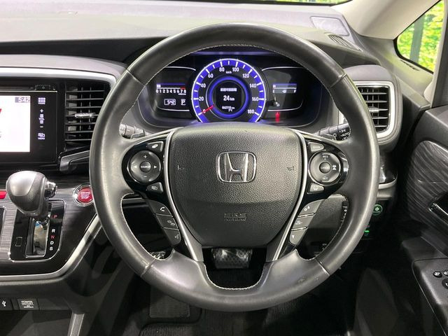 �y�����v�����X�e�A�����O�z�㎿�Ȋv���g�p���邱�ƂŁA��ɂ����������݂ƂĂ��^�]���₷���n���h���ł���