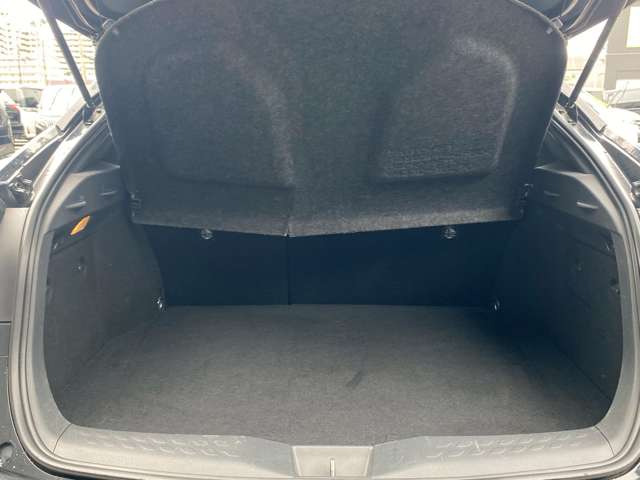 �݌Ɏԗ��Ɋւ��Ă͂��q�l�ɂ��ǂ����̂����񋟂���ׂɕi���ɍS���Ďd������s���Ă���܂��B�e���Ԃ̏�Ԃ͂��ꂼ��ł��̂ł����k���ɓ��X�X�^�b�t�������������Ē����܂��̂ł����S���������܂��B