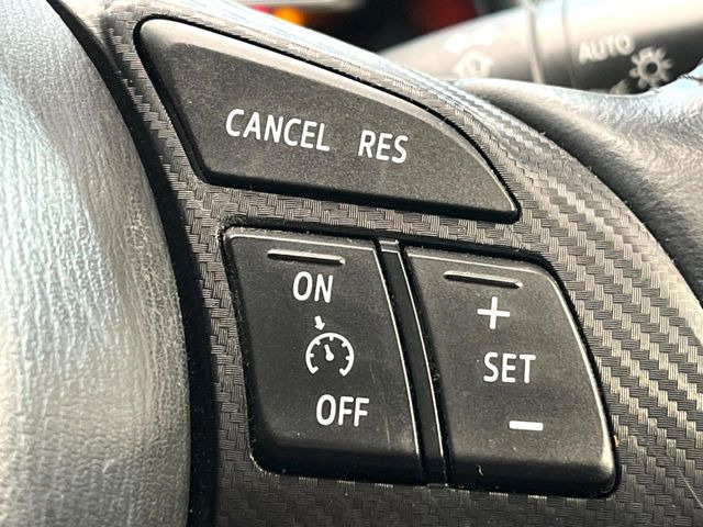 �y�N���[�Y�R���g���[���z�������H�����N���N���s�B�A�N�Z���𗣂��Ă���葬�x�ő��s���ł��A�������^�]���̕��S���y��!�����E�������ȒP�ȃX�C�b�`����Œ����ł��܂��B