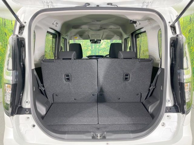 ���i�̂���������ʋ΁A���}���ɏ\���ȉ׎��X�y�[�X���m�ۂ��Ă���܂��B�Z�J���h�V�[�g��|���ƁA�傫�ȉו��̐ύڂ��\�ł���