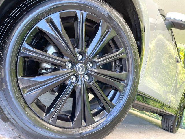 �y����19�C���`�A���~�z�C�[���z�O�ςɃ}�b�`���������A���~�z�C�[���𑕒����Ă���܂��B�e��ЊO�A���~�z�C�[����A�X�^�b�h���X�^�C�����戵�����Ă���܂��B���񂲑��k����������