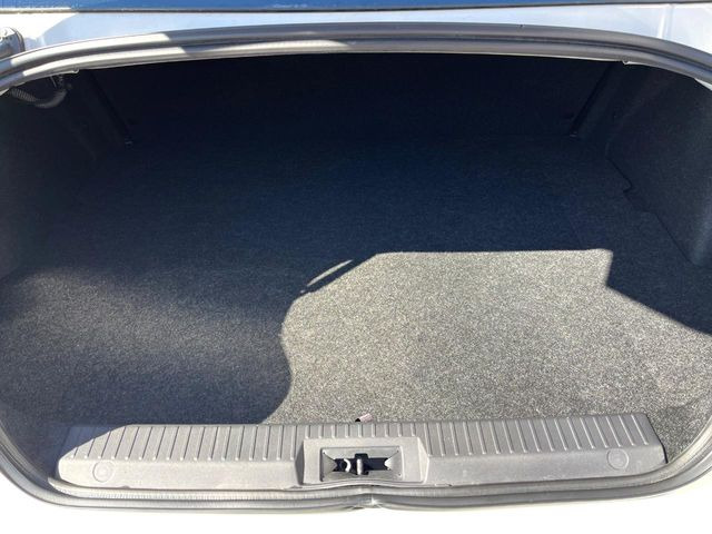 ���i�̂���������ʋ΁A���}���ɏ\���ȉ׎��X�y�[�X���m�ۂ��Ă���܂��B