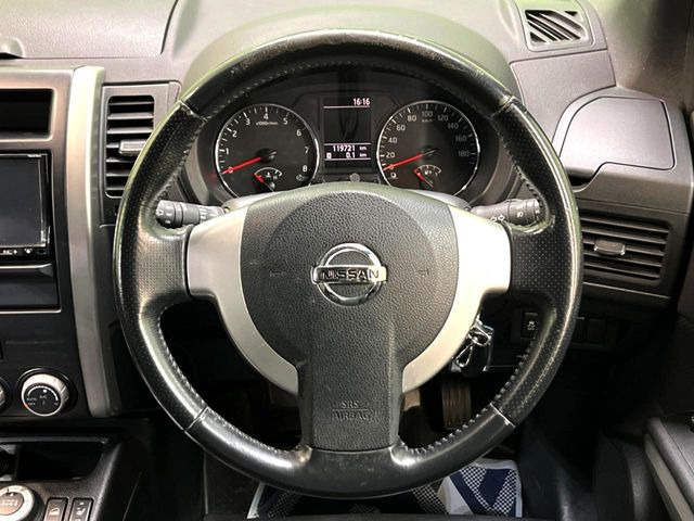 �y�����v�����X�e�A�����O�z�㎿�Ȋv���g�p���邱�ƂŁA��ɂ����������݂ƂĂ��^�]���₷���n���h���ł���