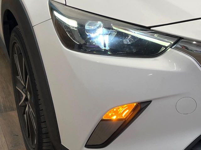 �yLED�w�b�h���C�g�z���V����ԑ��s�����ǍD�Ȏ��E���m�ۂ����S���ĉ^�]�ł��鍂�P�xLED�w�b�h���C�g�𑕔�!�_�����x�������A����d�͂��}�����Ă��܂��B