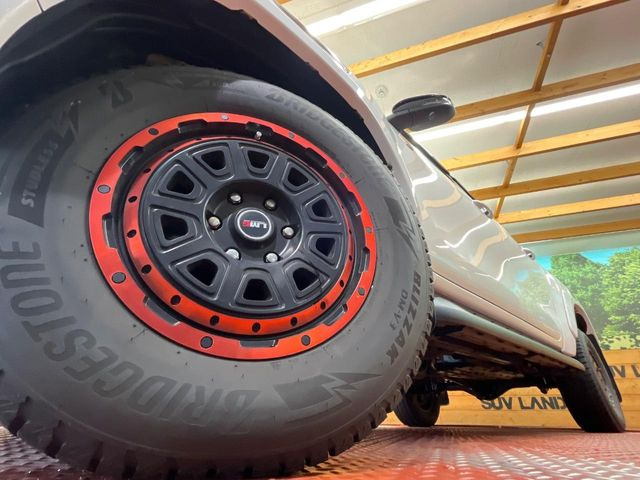 �y17�C���`�A���~�z�C�[���z�O�ςɃ}�b�`�����A���~�z�C�[���𑕒����Ă���܂��B�e��A���~�z�C�[����A�X�^�b�h���X�^�C�����戵�����Ă���܂��B���񂲑��k����������