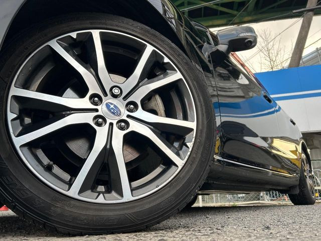 �y����17�C���`�A���~�z�C�[���z�O�ςɃ}�b�`���������A���~�z�C�[���𑕒����Ă���܂��B�e��ЊO�A���~�z�C�[����A�X�^�b�h���X�^�C�����戵�����Ă���܂��B���񂲑��k����������