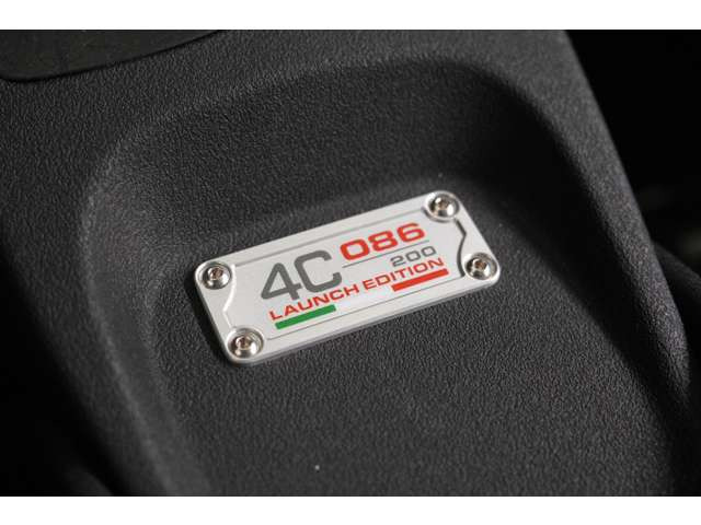 8C�R���y�e�B�c�B�I�[�l�Ɠ��l�ɁA�C�^���A ���f�i�̃}�Z���e�B�H��Ő��Y���ꂽ���Ԃł��B