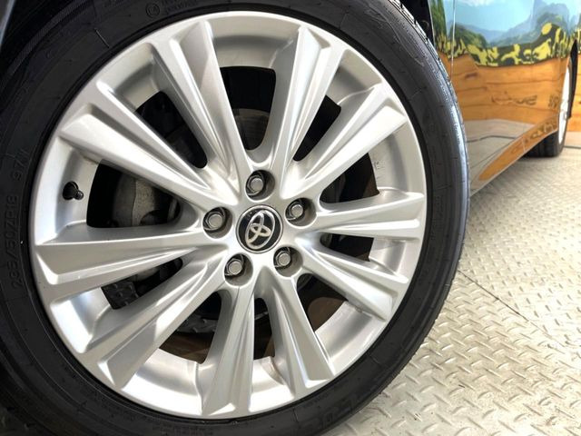 �y����18�C���`�A���~�z�C�[���z�O�ςɃ}�b�`���������A���~�z�C�[���𑕒����Ă���܂��B�e��ЊO�A���~�z�C�[����A�X�^�b�h���X�^�C�����戵�����Ă���܂��B���񂲑��k����������