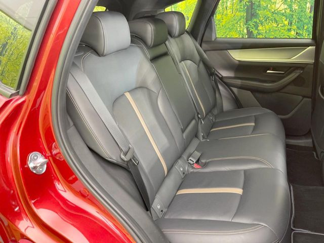 �㕔���Ȃ��C�ɂȂ�^�]�ȃV�[�g���͎g�p�������Ȃ��A�ǍD�ȏ�ԂƂȂ��Ă��܂��B�O�I�[�i�[�l�����J�Ɏg���Ă������Ƃ��悭�킩��܂��ˁB�悤�ȃL�Y�E�����ւ��蓙�A�傫�ȃ_���[�W�͂Ȃ��A�ǍD�ȏ�Ԃł��B