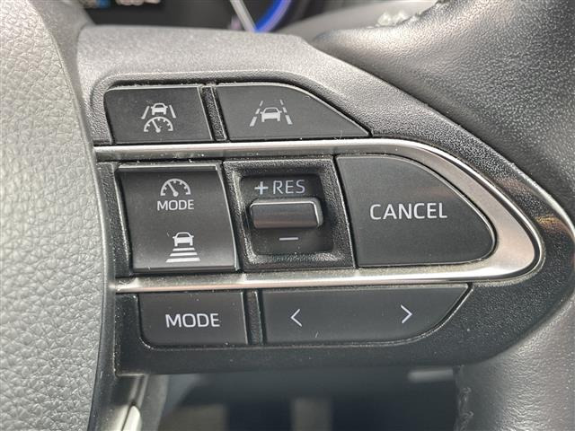 ヴォクシー1.8 ハイブリッド S-Z E-Four 4WD