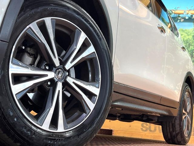 �y����18�C���`�A���~�z�C�[���z�O�ςɃ}�b�`���������A���~�z�C�[���𑕒����Ă���܂��B�e��ЊO�A���~�z�C�[����A�X�^�b�h���X�^�C�����戵�����Ă���܂��B���񂲑��k����������