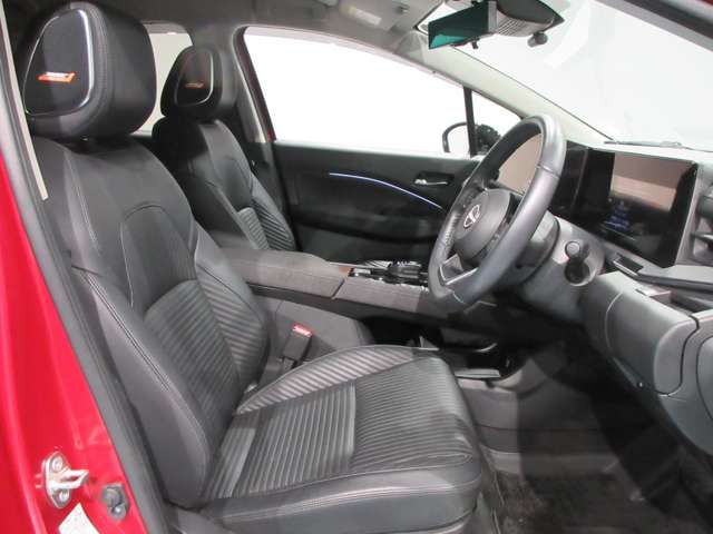 ノートオーラ1.2 G FOUR レザーエディション 4WD