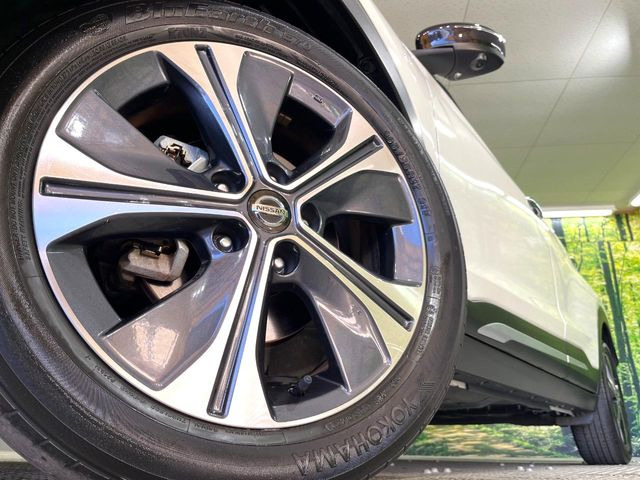 �y����17�C���`�A���~�z�C�[���z�O�ςɃ}�b�`���������A���~�z�C�[���𑕒����Ă���܂��B�e��ЊO�A���~�z�C�[����A�X�^�b�h���X�^�C�����戵�����Ă���܂��B���񂲑��k����������