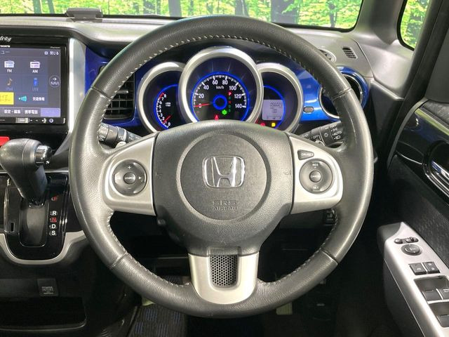 �y�����v�����X�e�A�����O�z�㎿�Ȋv���g�p���邱�ƂŁA��ɂ����������݂ƂĂ��^�]���₷���n���h���ł���