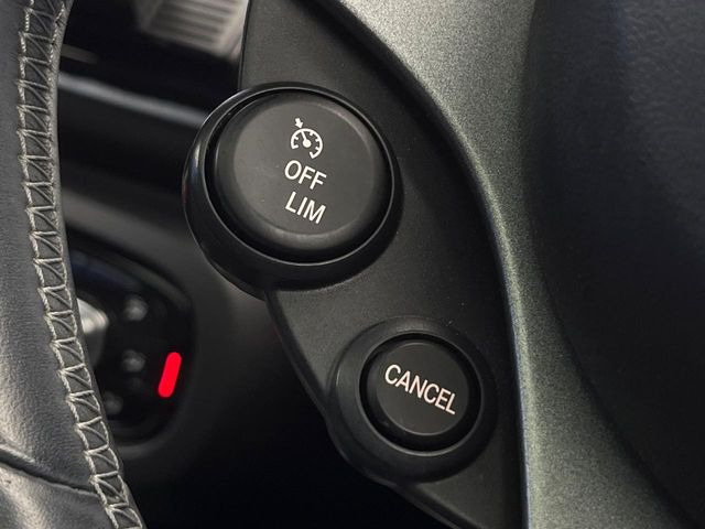 ���I�[�g�N���[�Y�R���g���[��:�������H�⎩���Ԑ�p���H���ɂāA�葬���q���\�ƂȂ�֗��ȋ@�\�ł��B�������ړ��̍ۂł����ɂ����֗��ɂ��g�����������܂���