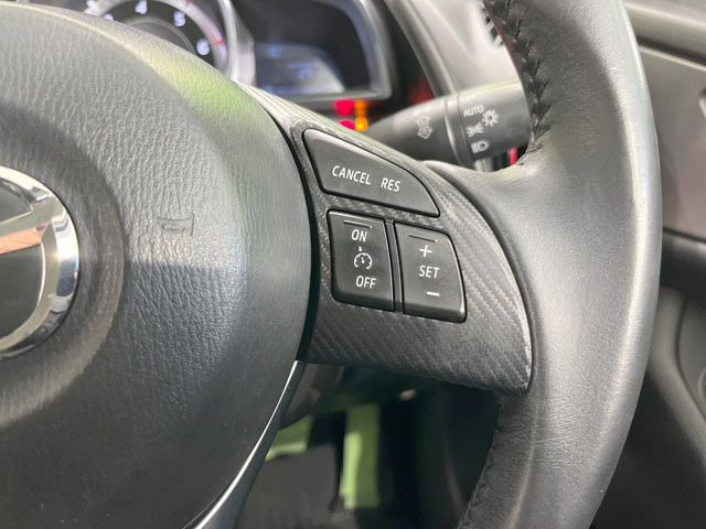 �y�N���[�Y�R���g���[���z�������H�����N���N���s�B�A�N�Z���𗣂��Ă���葬�x�ő��s���ł��A�������^�]���̕��S���y��!�����E�������ȒP�ȃX�C�b�`����Œ����ł��܂��B