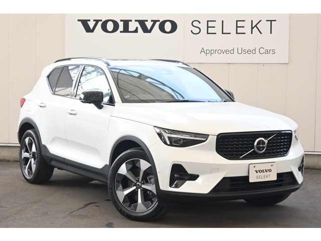 XC40ウルトラ B4 AWD ダーク エディション サンドデューン 4WD