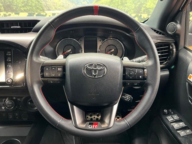 �y�����v�����X�e�A�����O�z�㎿�Ȋv���g�p���邱�ƂŁA��ɂ����������݂ƂĂ��^�]���₷���n���h���ł���