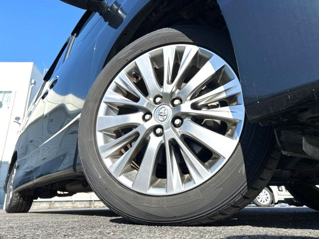 �y����18�C���`�A���~�z�C�[���z�O�ςɃ}�b�`���������A���~�z�C�[���𑕒����Ă���܂��B�e��ЊO�A���~�z�C�[����A�X�^�b�h���X�^�C�����戵�����Ă���܂��B���񂲑��k����������