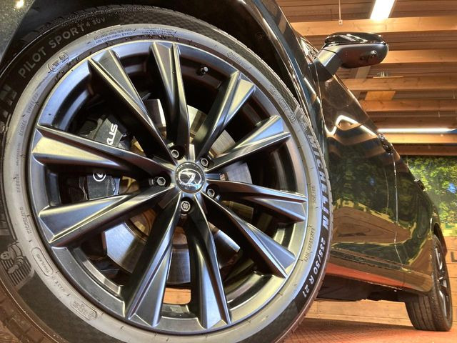 �y����21�C���`�A���~�z�C�[���z�O�ςɃ}�b�`���������A���~�z�C�[���𑕒����Ă���܂��B�e��ЊO�A���~�z�C�[����A�X�^�b�h���X�^�C�����戵�����Ă���܂��B���񂲑��k����������