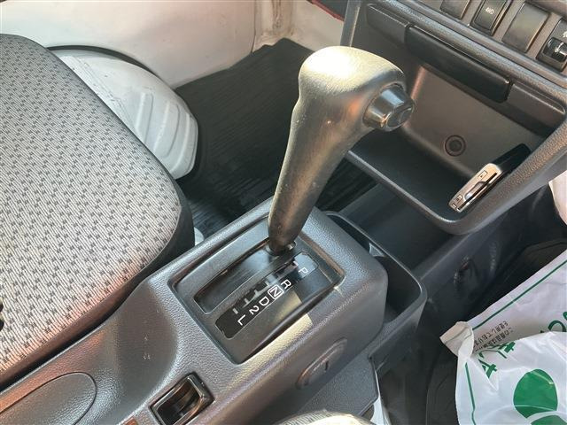 �[�ԑO�ɓ��O���̃N���[�j���O���������܂��B�e��R�[�e�B���O(�ʓr�L��)�����p�ӂ��Ă���܂��̂ŁA���񂲑��k���������B