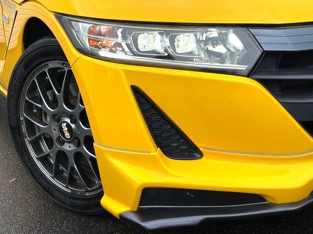 �yLED�w�b�h���C�g�z���V����ԑ��s�����ǍD�Ȏ��E���m�ۂ����S���ĉ^�]�ł��鍂�P�xLED�w�b�h���C�g�𑕔�!�_�����x�������A����d�͂��}�����Ă��܂��B