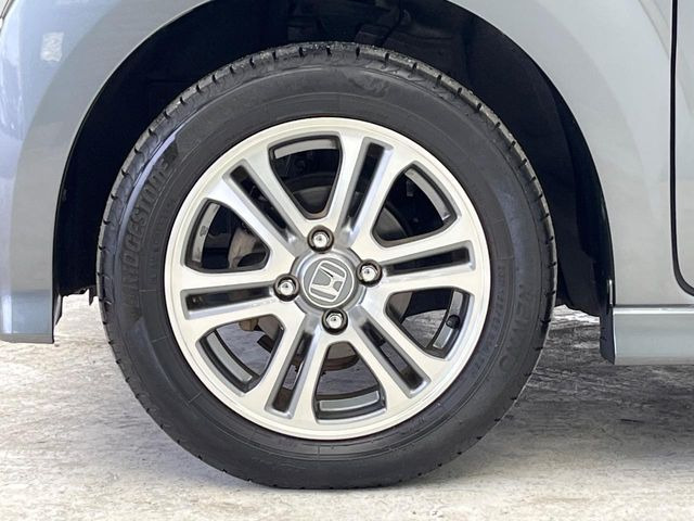 �y����14�C���`�A���~�z�C�[���z�O�ςɃ}�b�`���������A���~�z�C�[���𑕒����Ă���܂��B�e��ЊO�A���~�z�C�[����A�X�^�b�h���X�^�C�����戵�����Ă���܂��B���񂲑��k����������