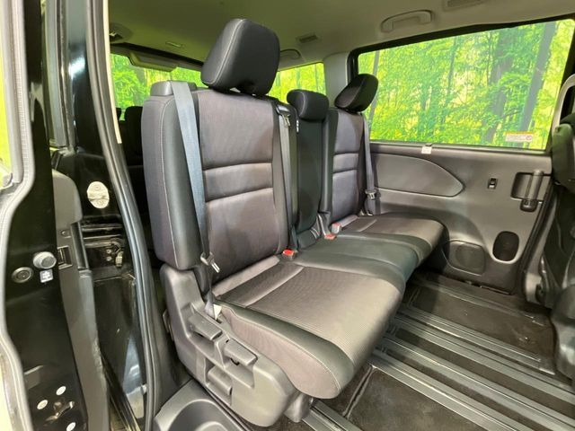 �Z�J���h�V�[�g�͒������������ƂȂ��Ă���A�X���C�h����ΒʘH�X�y�[�X���o��!�O��̈ړ����Ƃ��Ă��ȒP�ł���������A8����Ԏ������K�ȍ���S�n�̃V�[�g�ƂȂ��Ă��܂���