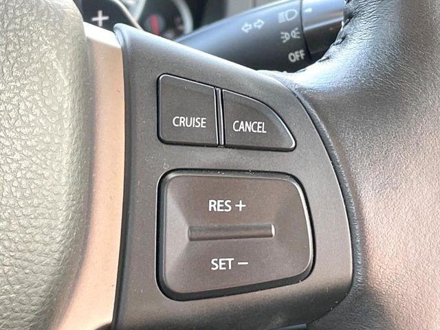 �y�N���[�Y�R���g���[���z�������H�����N���N���s�B�A�N�Z���𗣂��Ă���葬�x�ő��s���ł��A�������^�]���̕��S���y��!�����E�������ȒP�ȃX�C�b�`����Œ����ł��܂��B