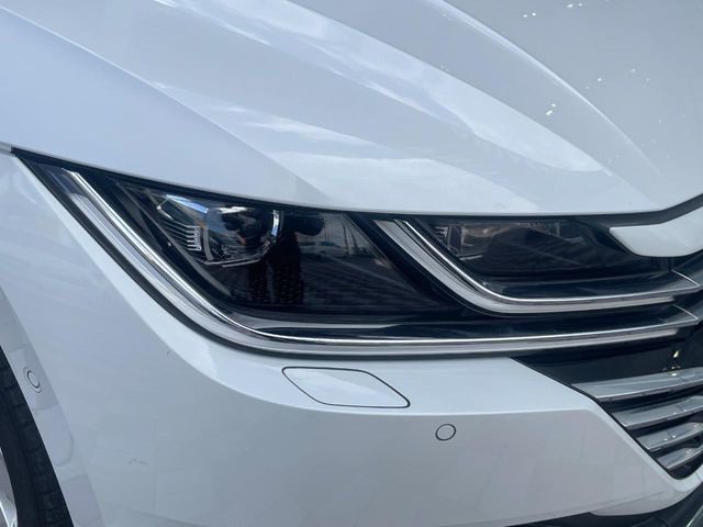 ��LED�w�b�h���C�g:��ԑ��s�����ǍD�Ȏ��E���m�ۂ����S���ĉ^�]�ł��鍂�P�xLED�w�b�h���C�g�𑕔�!�_�����x�������A����d�͂��}�����Ă��܂��B