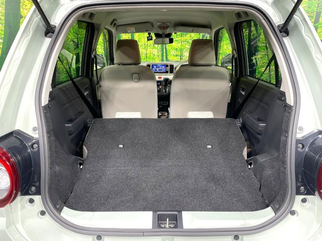 ���i�̂���������ʋ΁A���}���ɏ\���ȉ׎��X�y�[�X���m�ۂ��Ă���܂��B�Z�J���h�V�[�g��|���ƁA�傫�ȉו��̐ύڂ��\�ł���