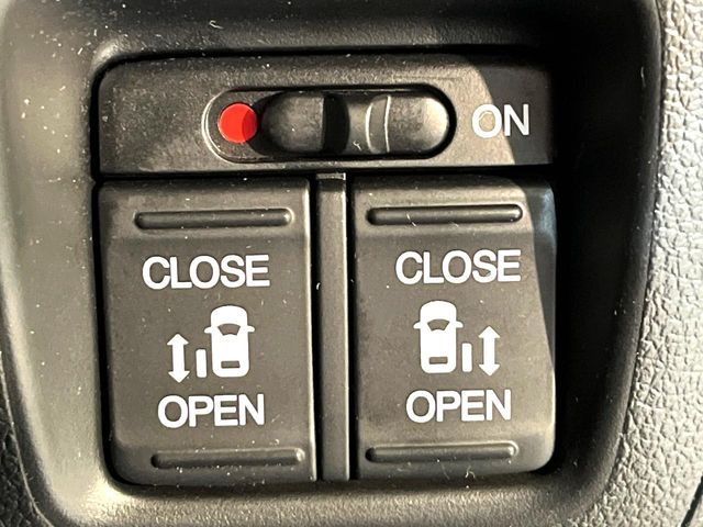 �y�����p���[�X���C�h�h�A�z�X�}�[�g�L�[��^�]�Ȃ̃X�C�b�`�Ō�ȗ����X���C�h�h�A�̊J���\���d��������͂����ăh�A���J����K�v�������A�����Ȃ��q�l�ł��ȒP�ɊJ���߂ł����K�ł���