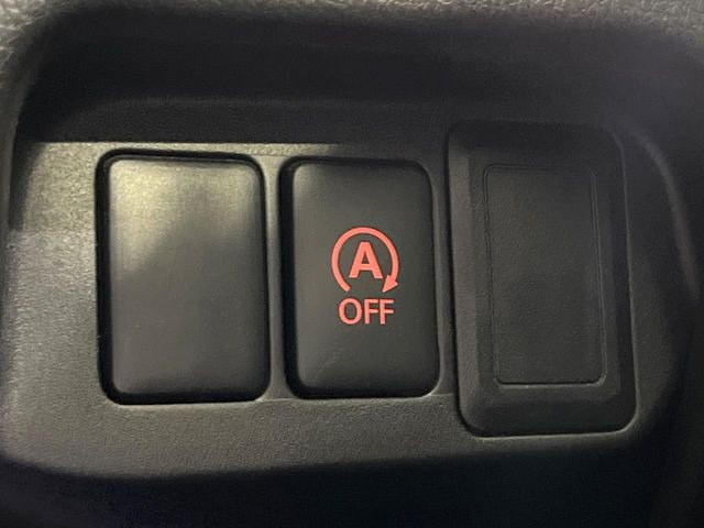 �y�A�C�h�����O�X�g�b�v�z�ԐM����a�؂Œ�Ԃ����ۂɃG���W�����~���A���ʂȔR���̏����}���܂��B�R��������ی�ɂȂ���@�\��G���W���̓u���[�L�𗣂��΍Ďn�����܂��B