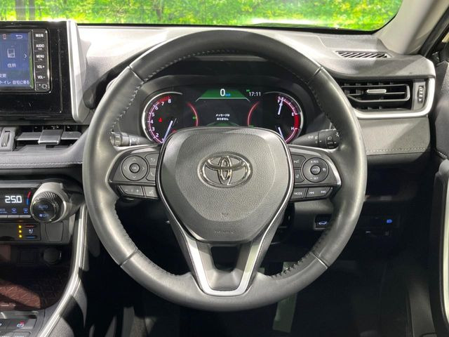 【ステアリングスイッチ】運転中、前方から目線をそらすことなく、オーディオ等の操作が可能な便利機能!安心&快適なドライブを演出してくれます♪