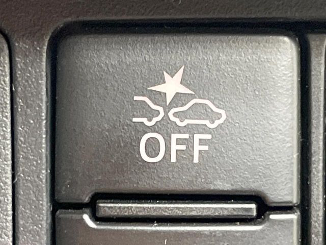 �y�X�}�[�g�A�V�X�g�z���s���ɑO���̎ԗ�����F�����A�Փ˂������Ȏ��͌x��ƃu���[�L�ŏՓˉ���Ɣ�Q�y�����A�V�X�g�B�����S�Ƀh���C�u�����y���݂��������܂��B