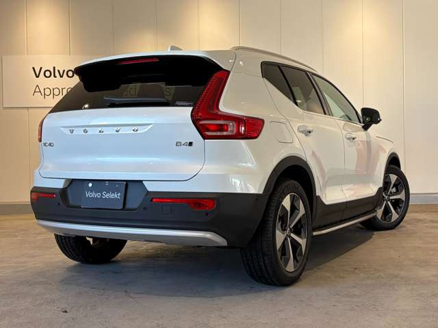 XC40ウルトラ B4 AWD 4WD