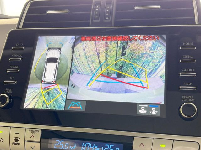 【マルチテレインモニター】車のフロントやサイドのカメラ画像を同時にモニター表示することで、悪路や狭い道を走行時でも周囲の状況確認ができ安心!本格SUVにうれしい装備です♪