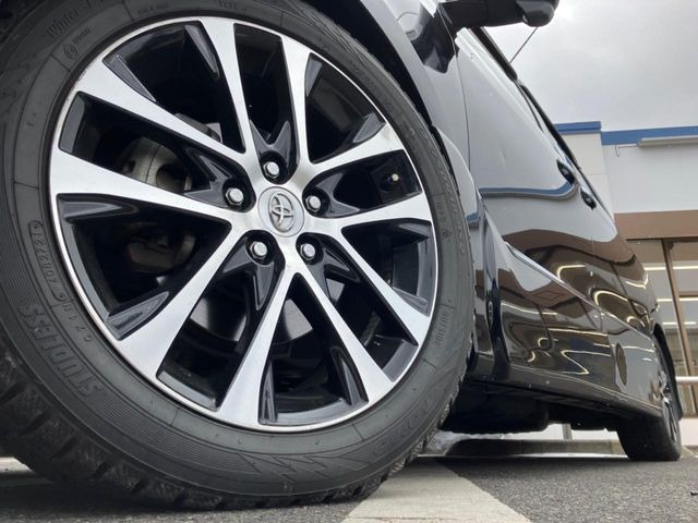 �y����18�C���`�A���~�z�C�[���z�O�ςɃ}�b�`���������A���~�z�C�[���𑕒����Ă���܂��B�e��ЊO�A���~�z�C�[����A�X�^�b�h���X�^�C�����戵�����Ă���܂��B���񂲑��k����������