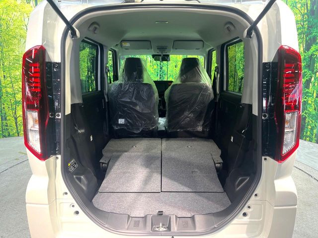 ���i�̂���������ʋ΁A���}���ɏ\���ȉ׎��X�y�[�X���m�ۂ��Ă���܂��B�Z�J���h�V�[�g��|���ƁA�傫�ȉו��̐ύڂ��\�ł���