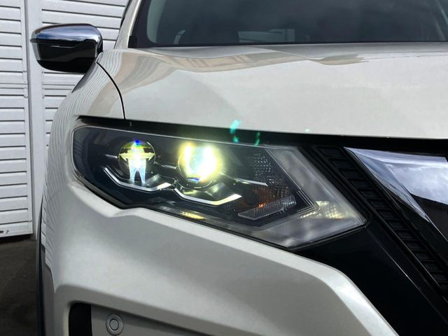 �yLED�w�b�h���C�g�z���V����ԑ��s�����ǍD�Ȏ��E���m�ۂ����S���ĉ^�]�ł��鍂�P�xLED�w�b�h���C�g�𑕔�!�_�����x�������A����d�͂��}�����Ă��܂��B