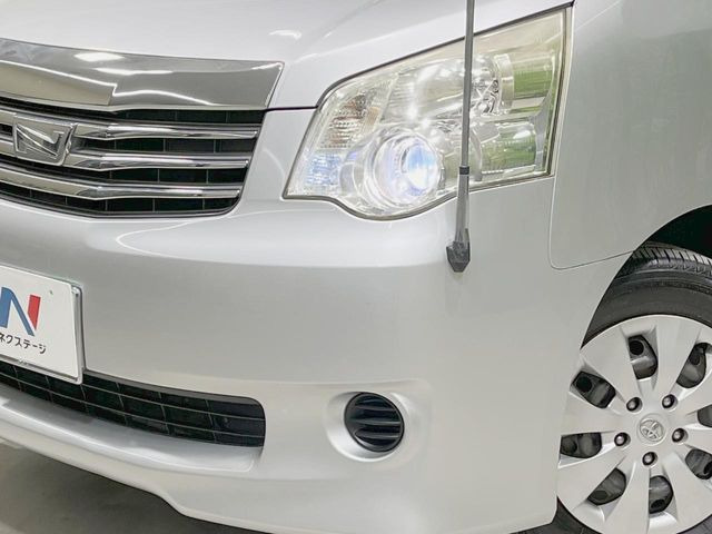 �yHID�w�b�h���C�g�z���V����ԑ��s�����ǍD�Ȏ��E���m�ۂ����S���ĉ^�]�ł��鍂�P�xLED�w�b�h���C�g�𑕔�!�_�����x�������A����d�͂��}�����Ă��܂��B