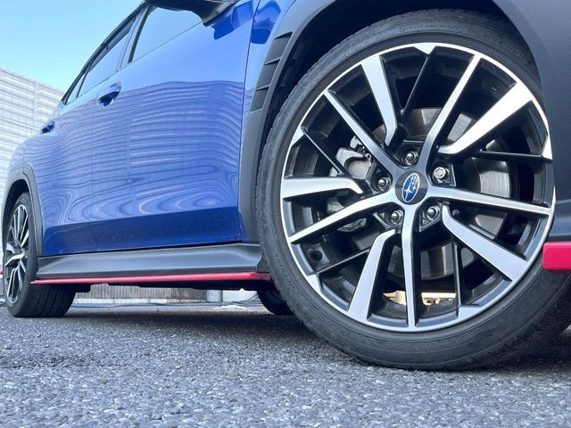 �y�����A���~�z�C�[���z�O�ςɃ}�b�`���������A���~�z�C�[���𑕒����Ă���܂��B�e��ЊO�A���~�z�C�[����A�X�^�b�h���X�^�C�����戵�����Ă���܂��B���񂲑��k����������